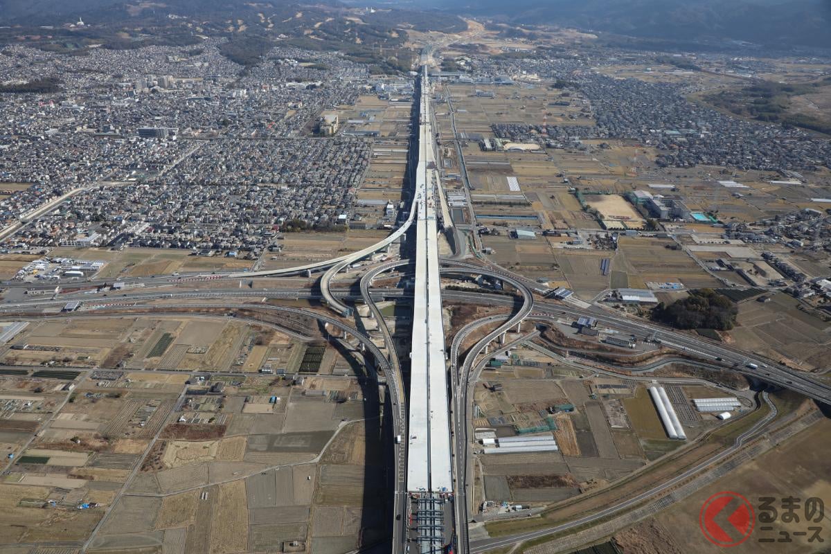 關西的大動脈「新名神高速公路」什麼時候會全線通車？只要「名神高速」超塞車的熱點「京都東交流道」一開通，就能直接避開那段塞車路段！那「大津JCT